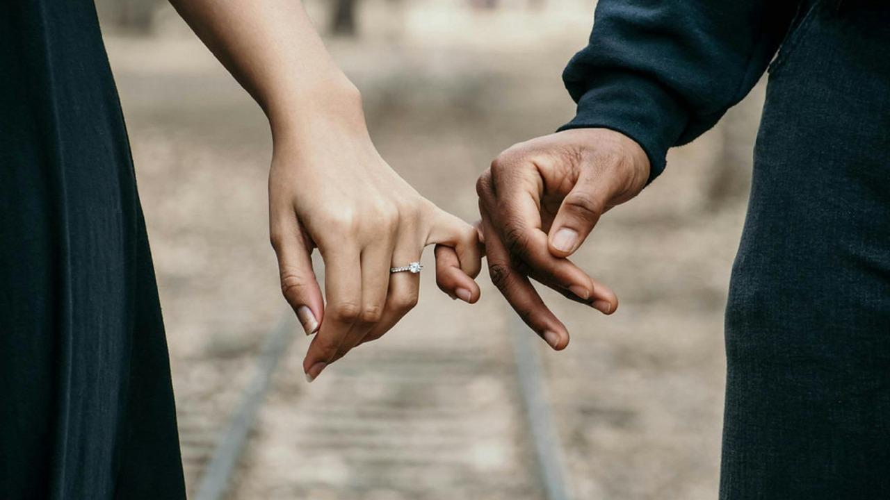 silent relationship meaning hindi